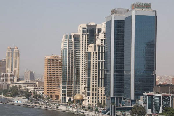 البنك الأهلي المصري يعلن مد العمل بجميع فروعه ساعتين